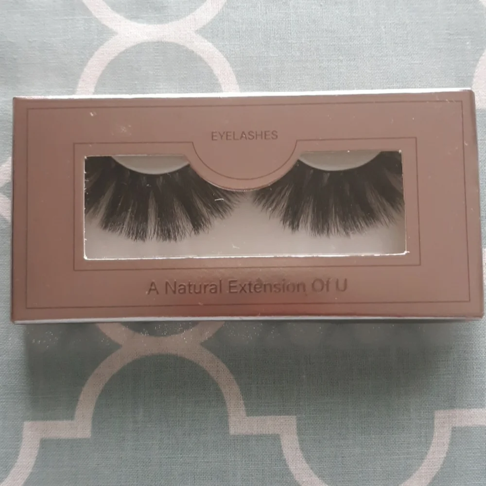 Eyelashes - Picture 1 of 2